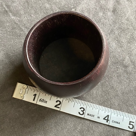 Chunky wood bracelet - Picture 2 of 3